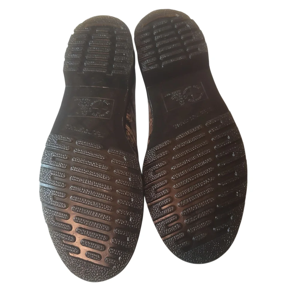 Dr MARTENS 1461 Lester Blk/Wht Skull/ Roses Shoes RARE FIND. SIZE 9 US L/ 8 US M - Picture 4 of 5